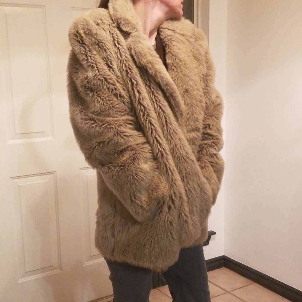EUC Vintage Faux Fur